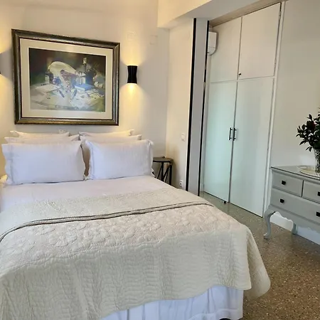 Corinthian Blue Waterfront * Paralia Platanou