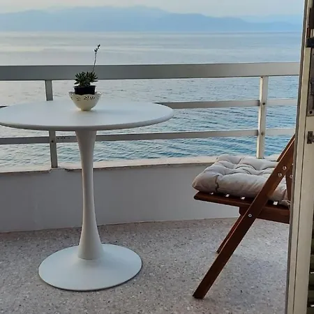 Corinthian Blue Waterfront Apartamento *