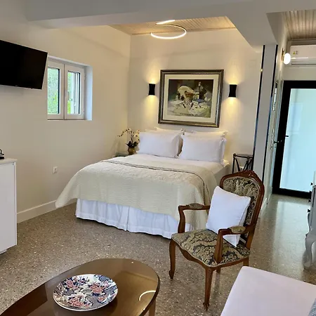 Corinthian Blue Waterfront * Paralia Platanou