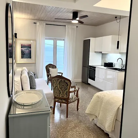 Apartament Corinthian Blue Waterfront