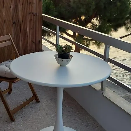 Corinthian Blue Waterfront * Paralia Platanou