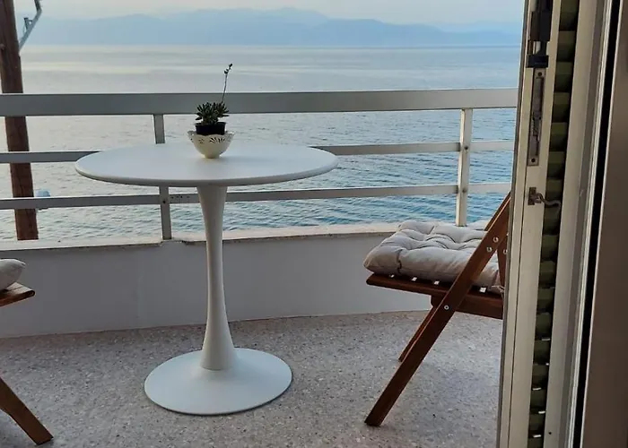 Corinthian Blue Waterfront Appartement *