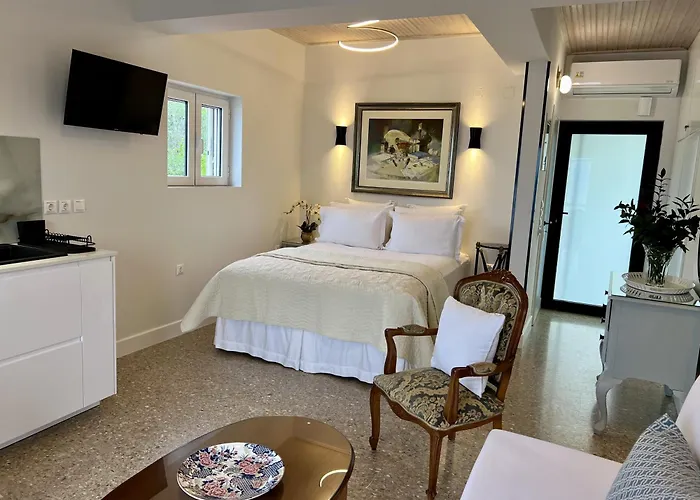 Corinthian Blue Waterfront * Paralia Platanou